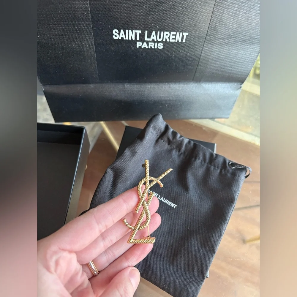 Saint Laurent Cassandre Brooch in Metal Gold Tone Wrapped Cord Texture YSL Logo - Picture 14 of 16